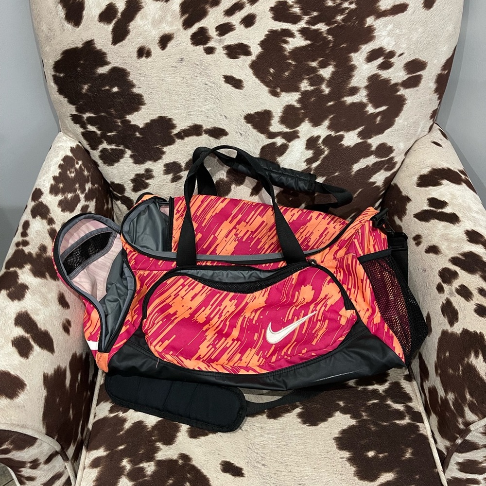 NIKE DUFFEL